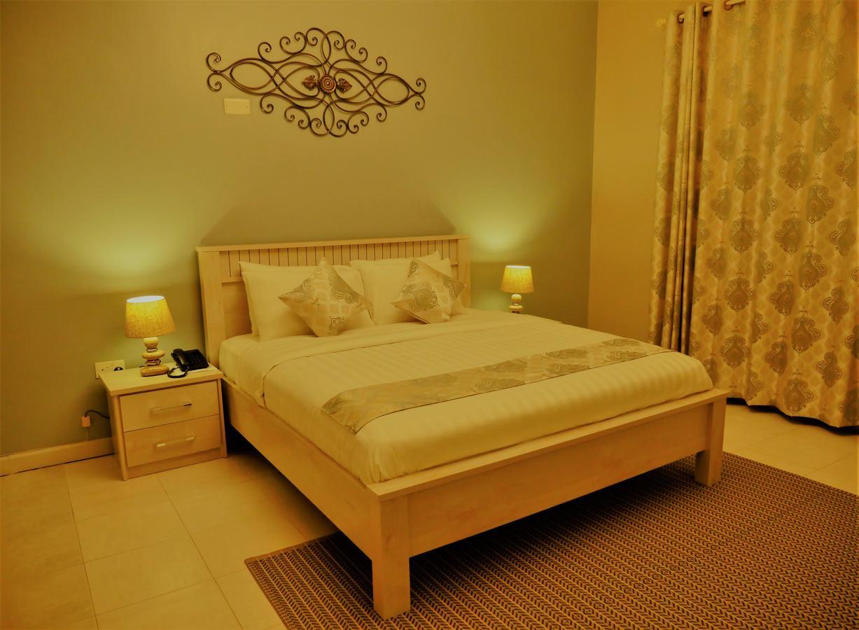 Ivory Castle Limited Hotel Kampala Bagian luar foto