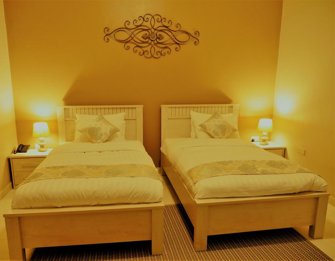 Ivory Castle Limited Hotel Kampala Bagian luar foto
