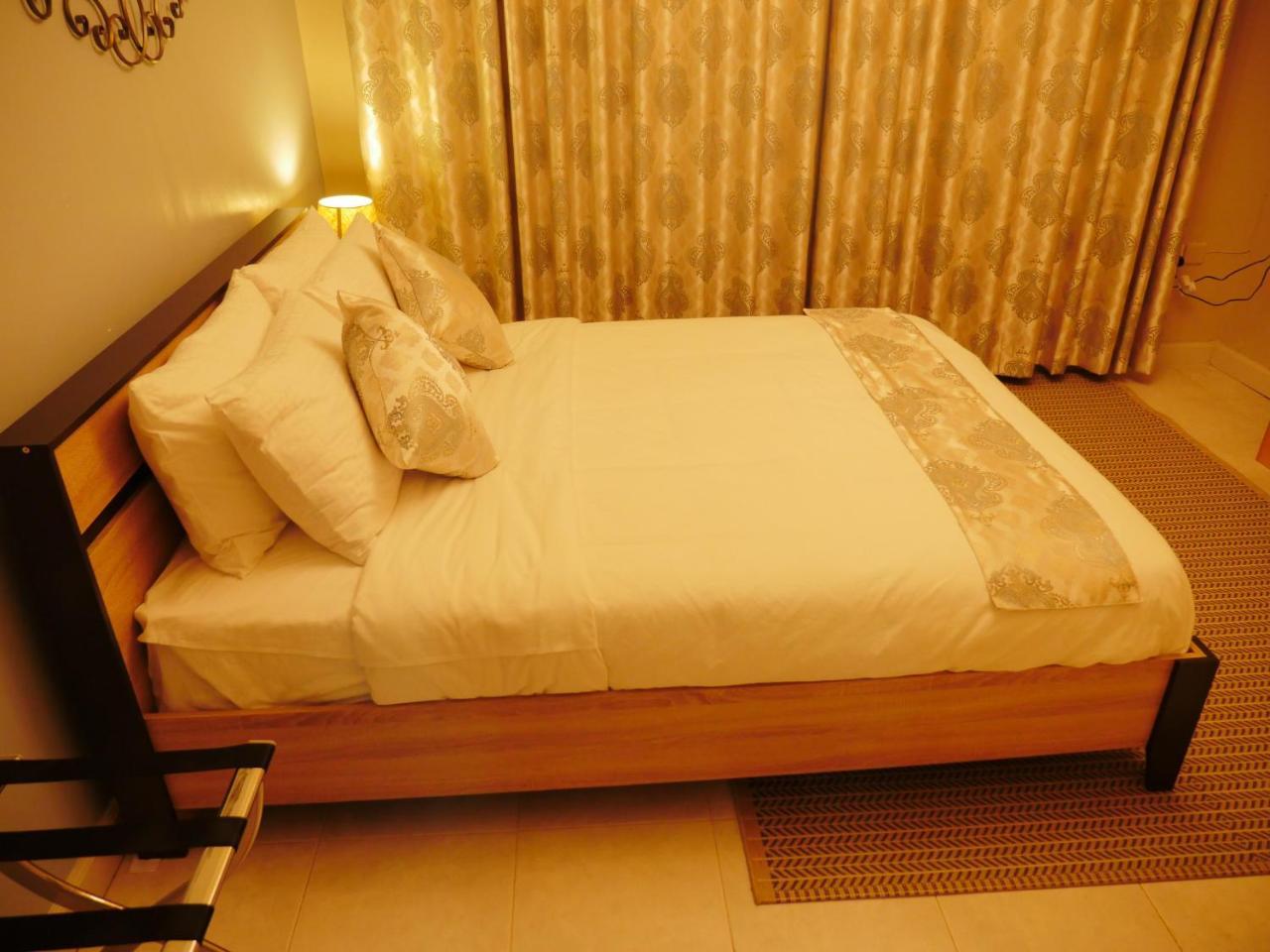 Ivory Castle Limited Hotel Kampala Bagian luar foto
