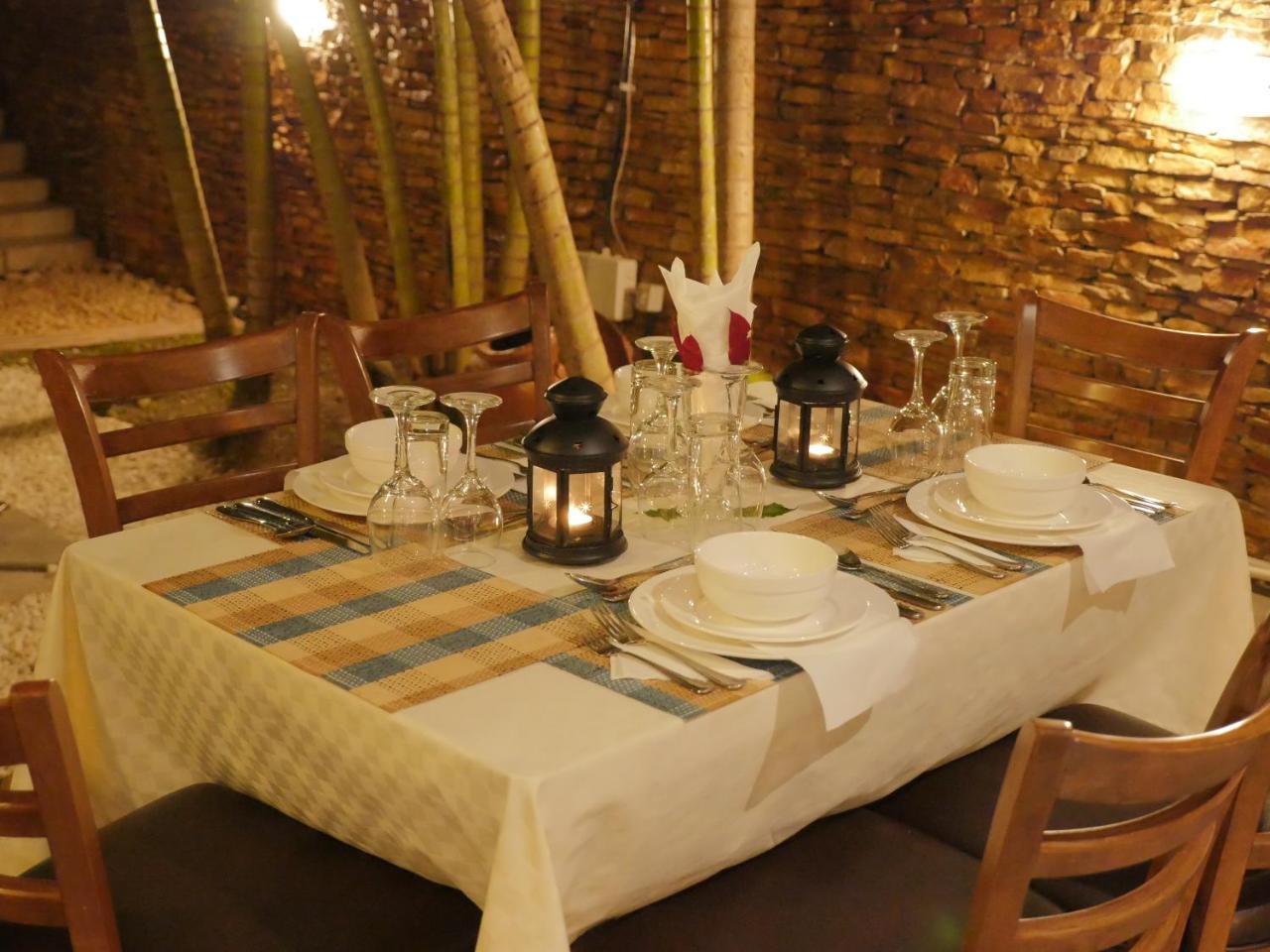 Ivory Castle Limited Hotel Kampala Bagian luar foto