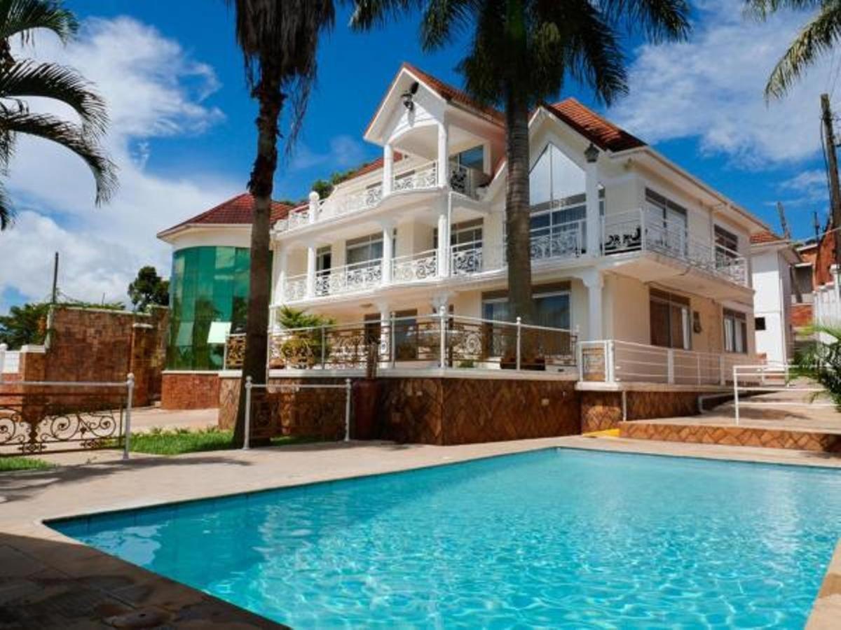 Ivory Castle Limited Hotel Kampala Bagian luar foto